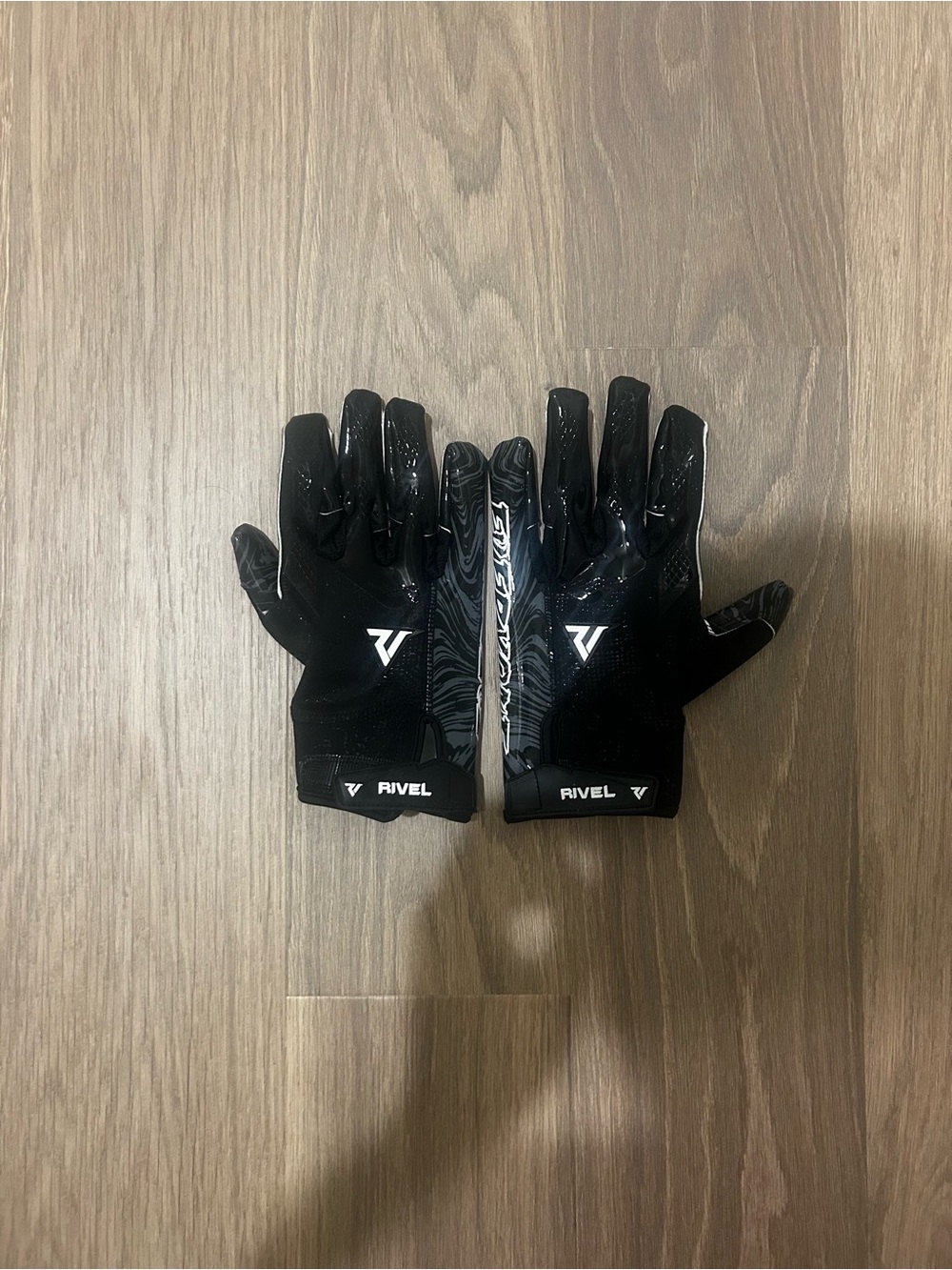 Men’s Black Performance Grip Gloves